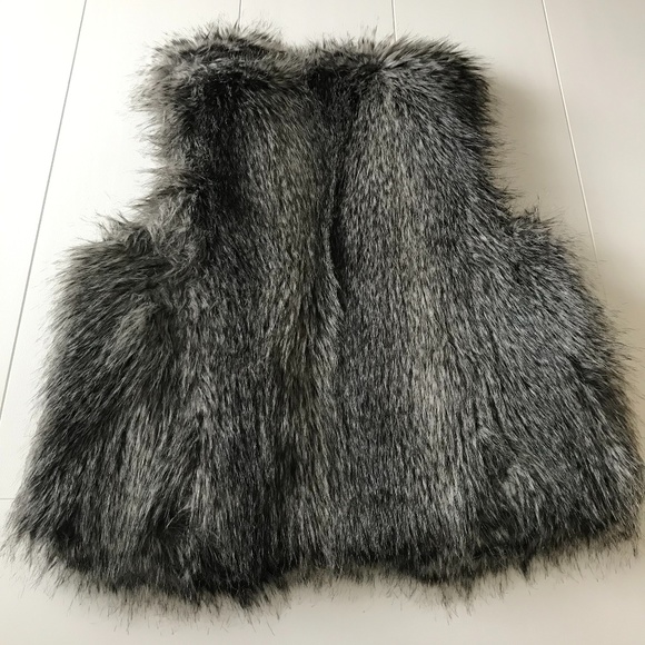 Club Monaco: Faux Fur Vest - Picture 3 of 5